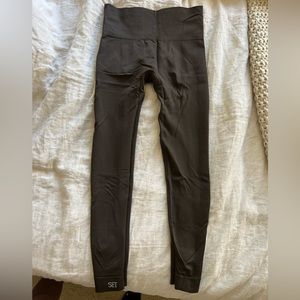 SET ACTIVE Sculptflex leggings in Espresso - size Small